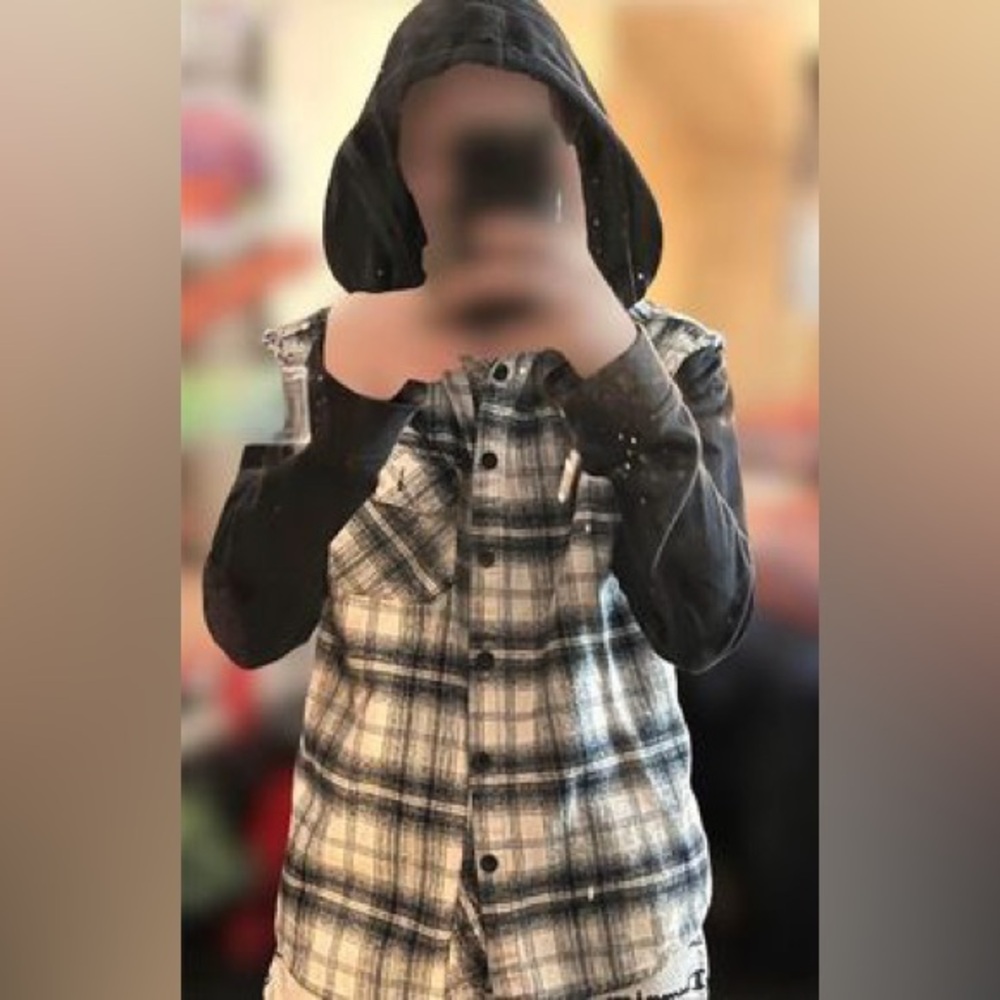 Fasionnova Black & White Flannel With Detachable Hood